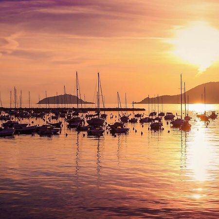 Affittacamere La Baia Di Lerici Bagian luar foto