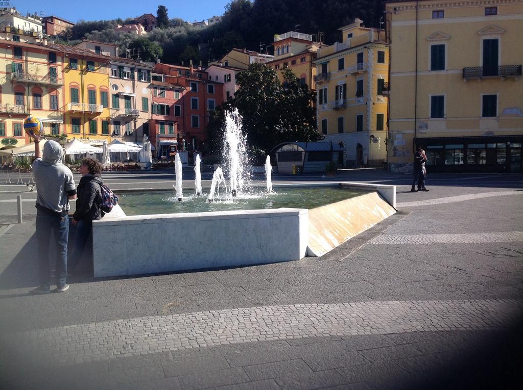 Affittacamere La Baia Di Lerici Bagian luar foto