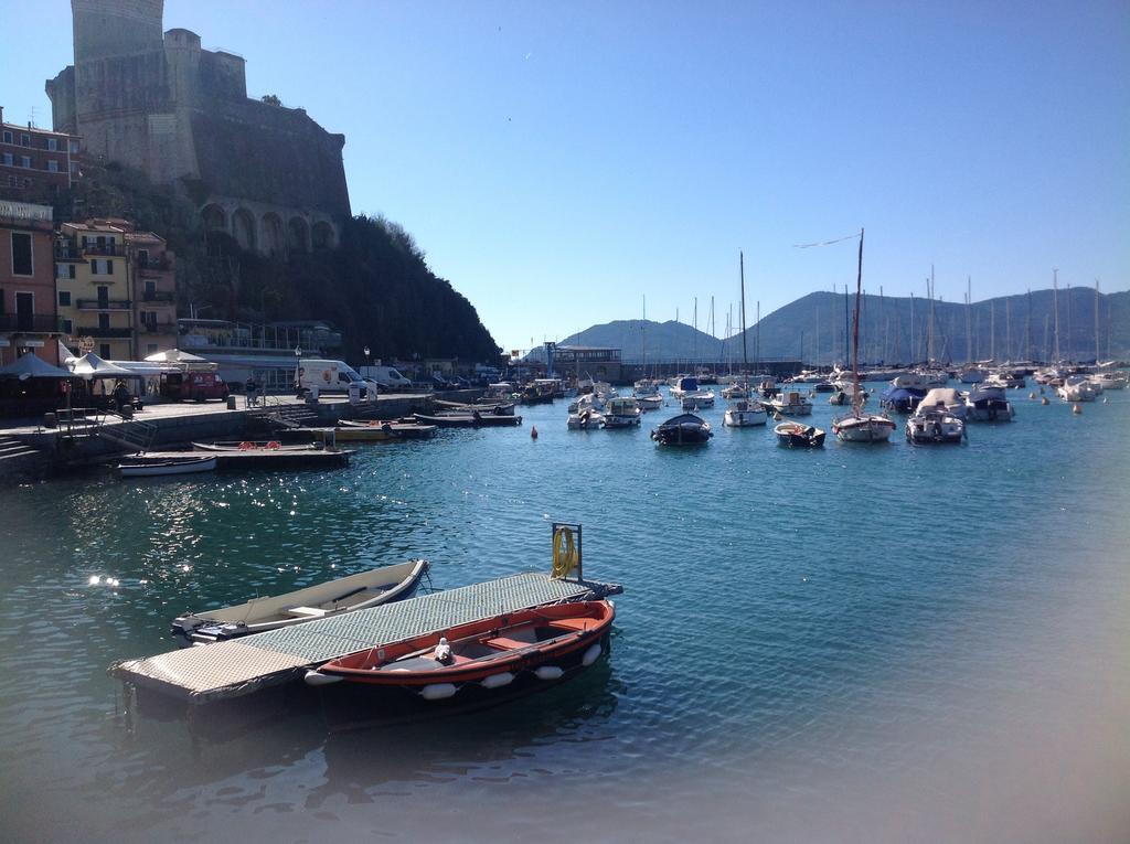 Affittacamere La Baia Di Lerici Bagian luar foto