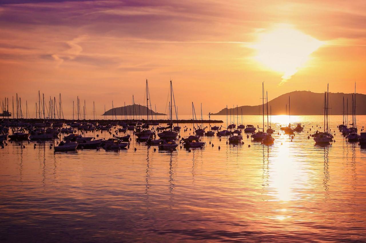 Affittacamere La Baia Di Lerici Bagian luar foto