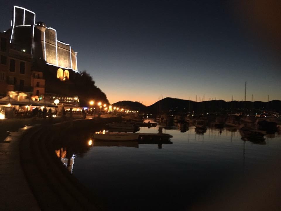 Affittacamere La Baia Di Lerici Bagian luar foto