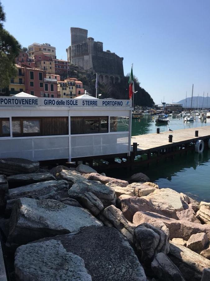 Affittacamere La Baia Di Lerici Bagian luar foto