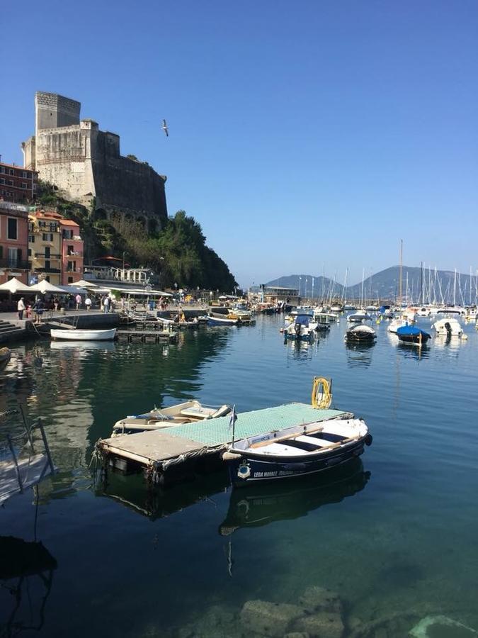 Affittacamere La Baia Di Lerici Bagian luar foto