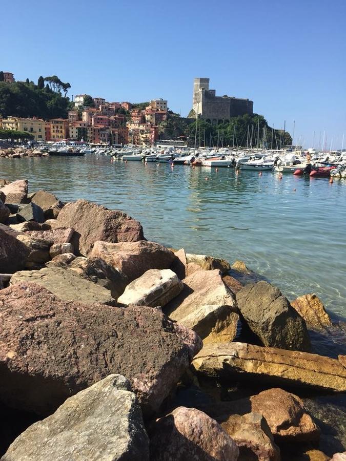 Affittacamere La Baia Di Lerici Bagian luar foto
