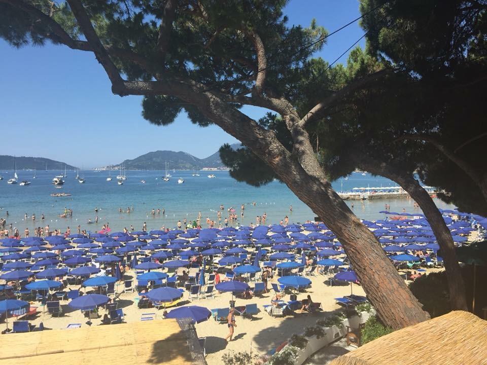 Affittacamere La Baia Di Lerici Bagian luar foto