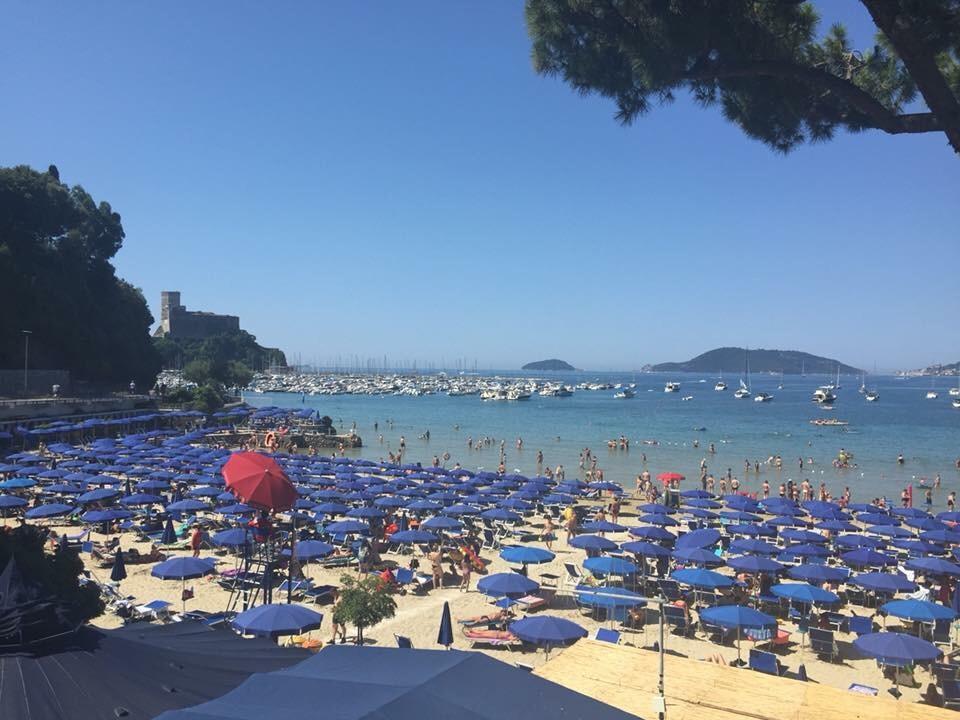Affittacamere La Baia Di Lerici Bagian luar foto