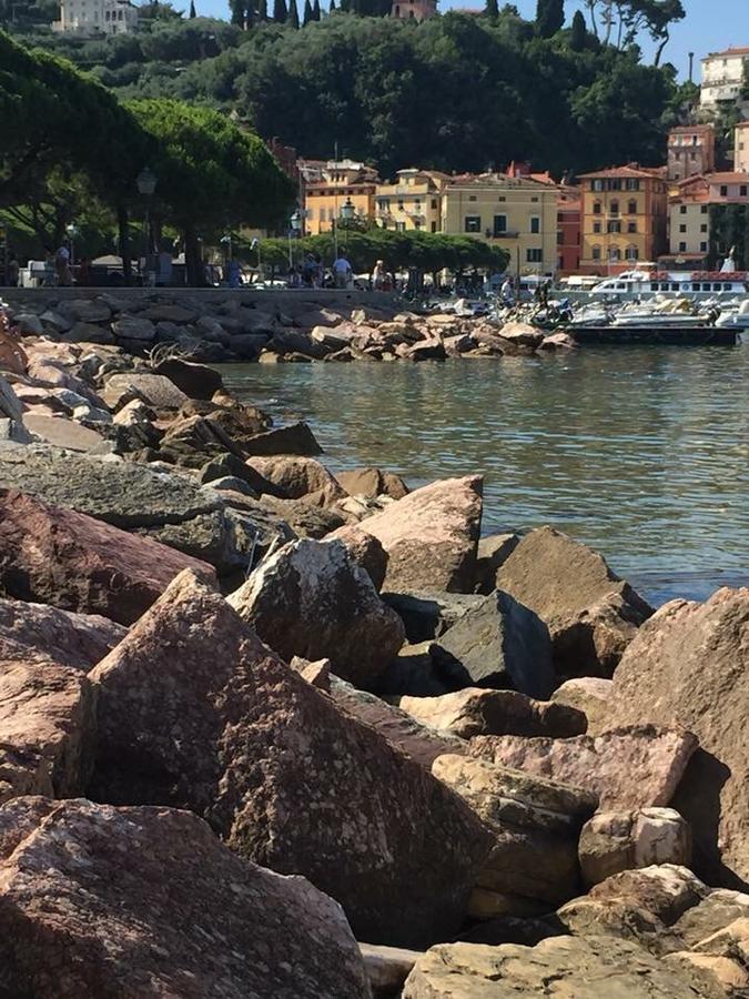 Affittacamere La Baia Di Lerici Bagian luar foto